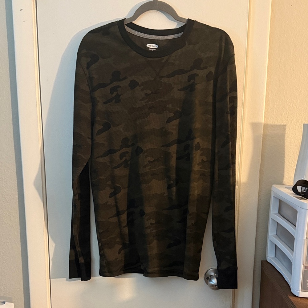Old Navy Green Camo Long Sleeve Tee